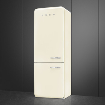 Smeg FAB38LCR6 retro chladnička krémová